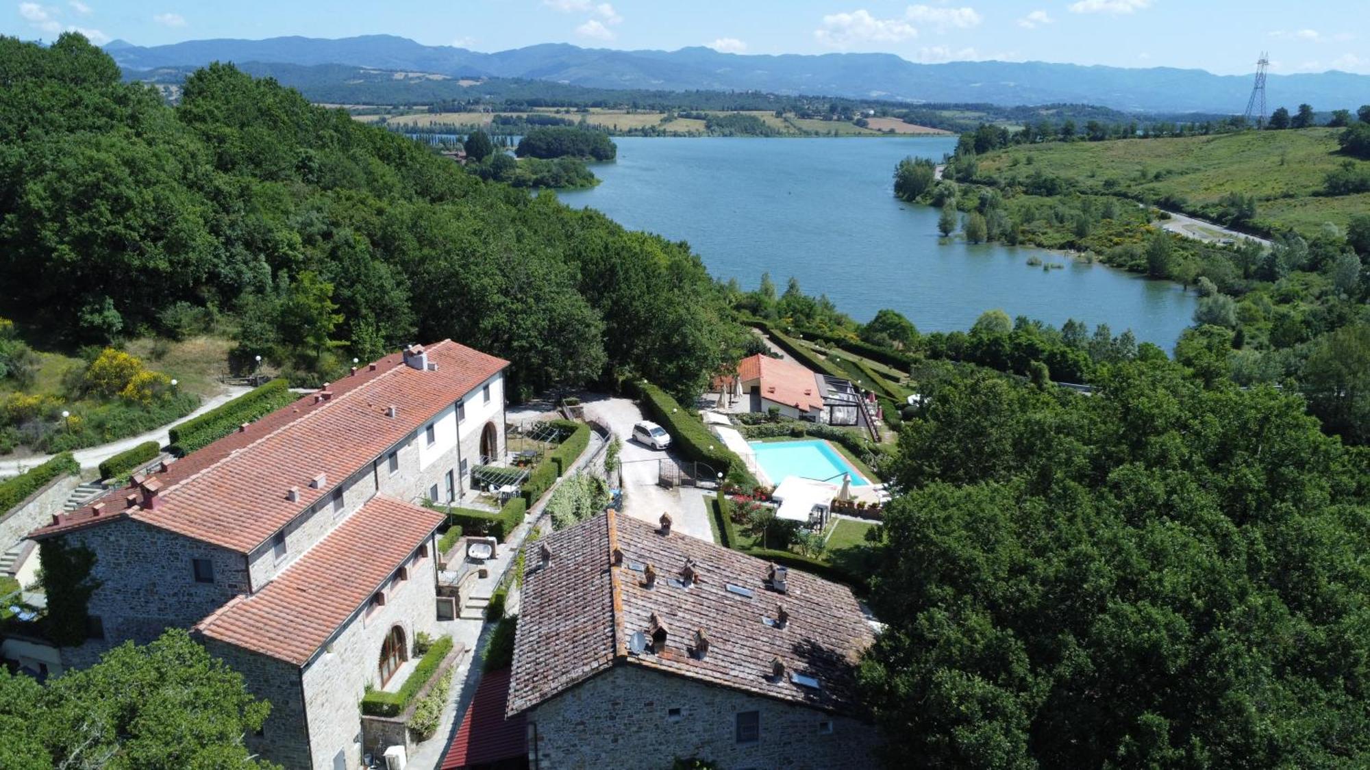 Casa Vacanze Borgo La Fratta 바르베리노 디 무겔로 외부 사진
