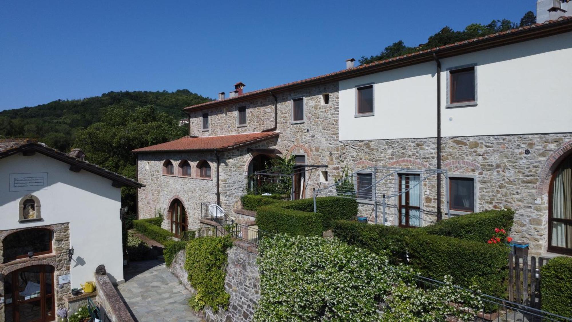 Casa Vacanze Borgo La Fratta 바르베리노 디 무겔로 외부 사진