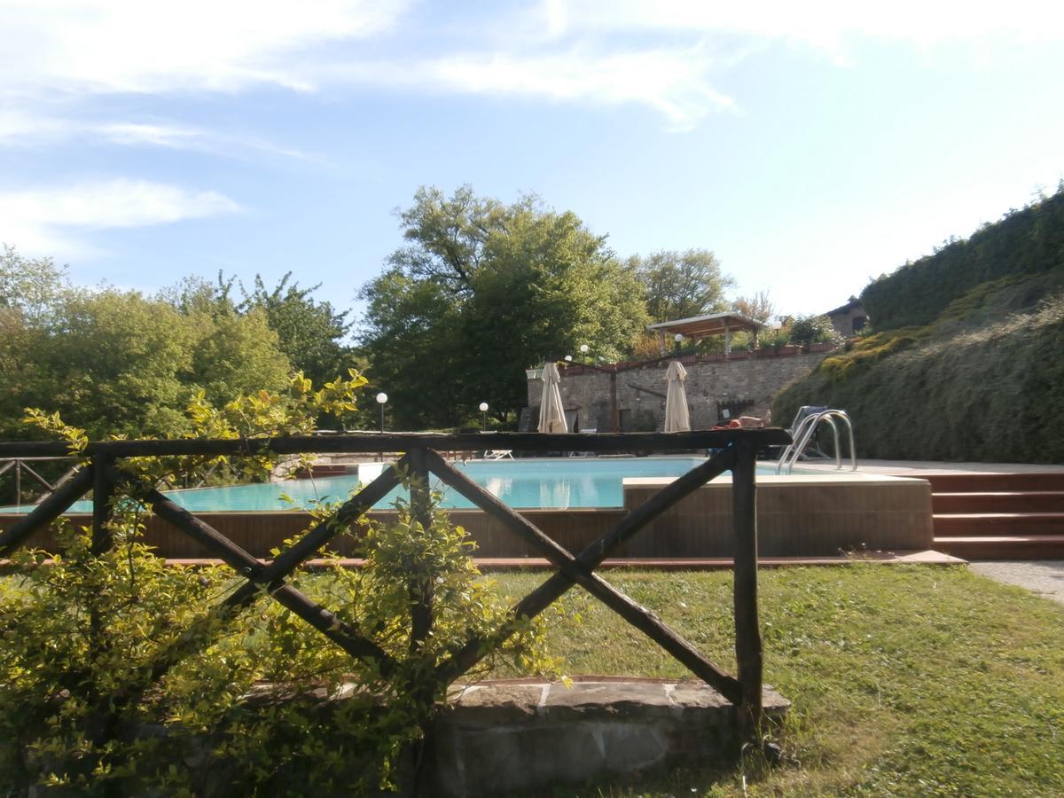 Casa Vacanze Borgo La Fratta 바르베리노 디 무겔로 외부 사진