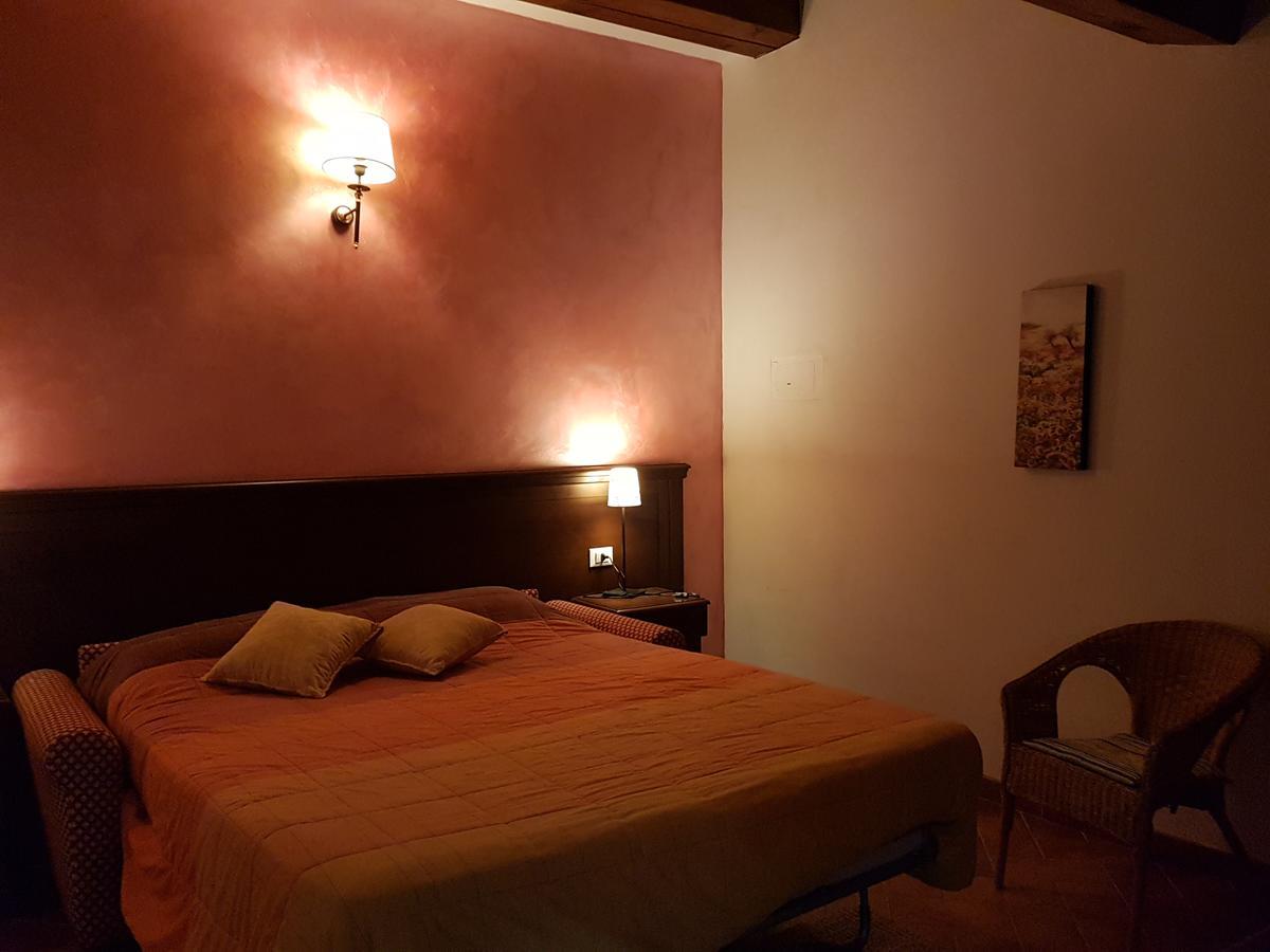 Casa Vacanze Borgo La Fratta 바르베리노 디 무겔로 외부 사진